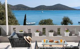 Beachfront Luxury Villa With Stunning Views With Parking